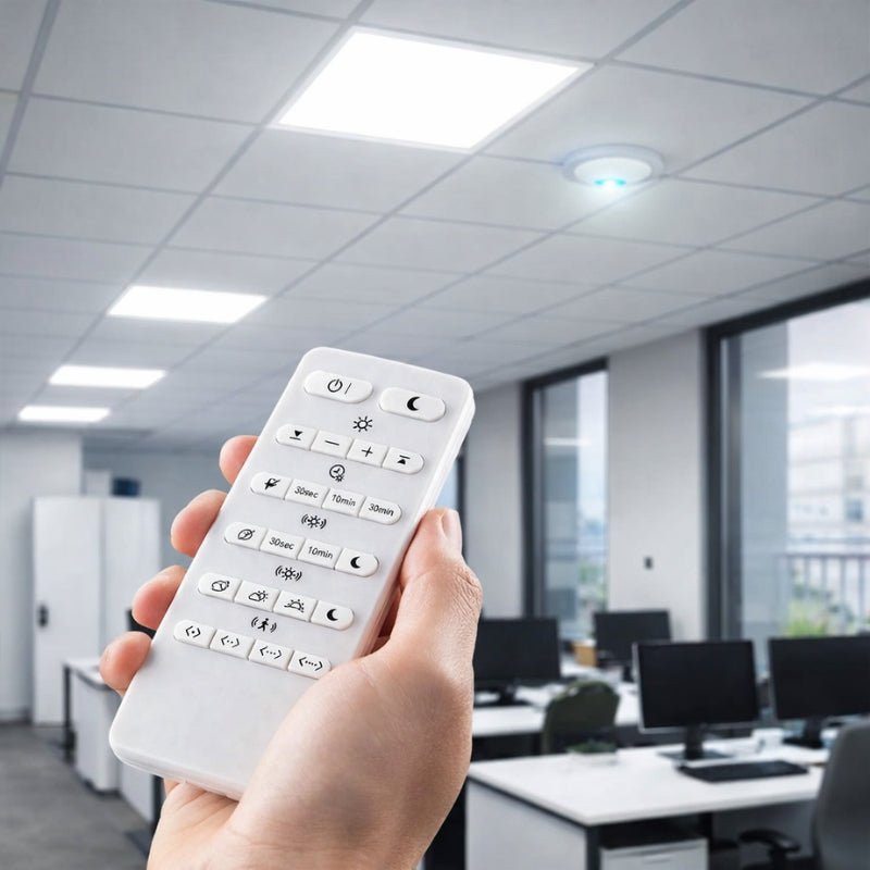 Panneau LED 28W 60x60 BLANC dimmable 150lm/W avec détecteur de mouvement + Télécommande (Pack de 8) - Silamp France