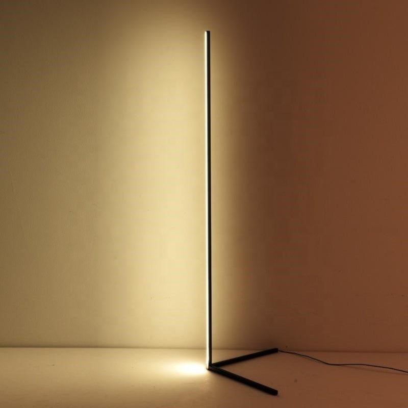 Lampe sur Pied Connectée WiFi RGBW 142cm avec Télécommande - Silamp France