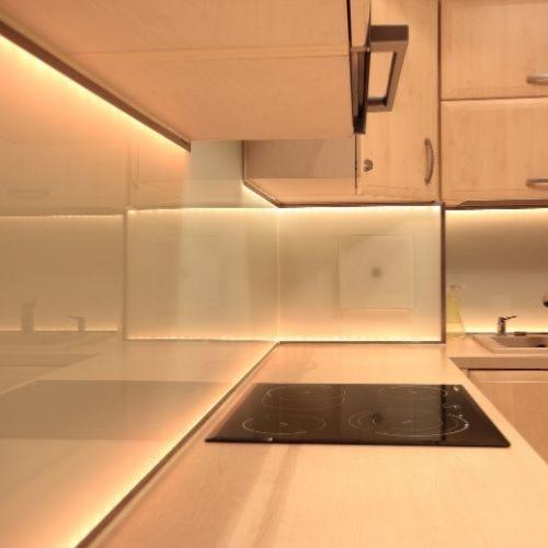 Eclairage & reglette LED sous meuble cuisine