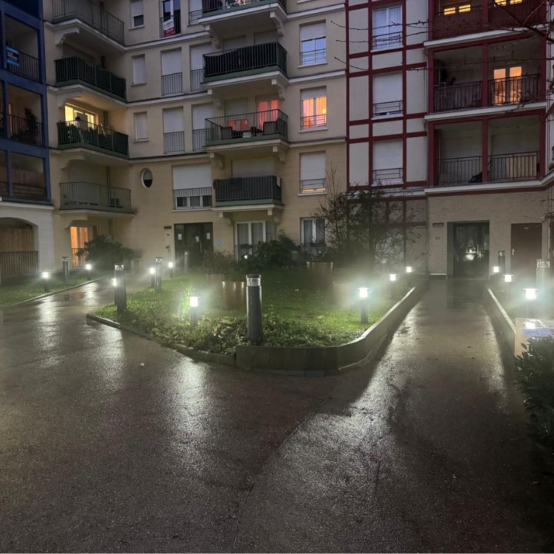 Borne de Jardin Solaire 60cm Noire 3000K/6400K