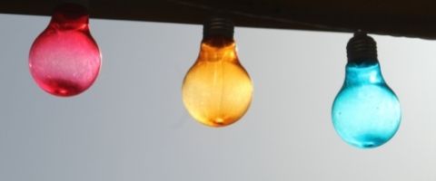 deco-ampoule-qui-change-de-couleur.jpg__PID:1d0905d9-9107-4376-90fe-fc03d10773a9