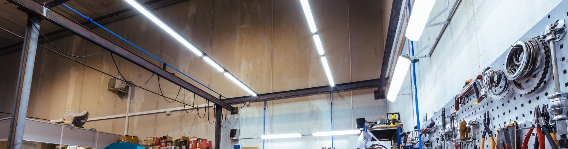 Éclairage de Garage LED Puissant pour Aménagement de Garage