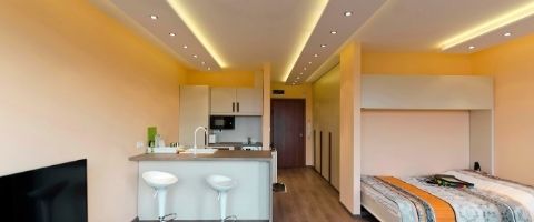 Installer un ruban LED au plafond de la chambre