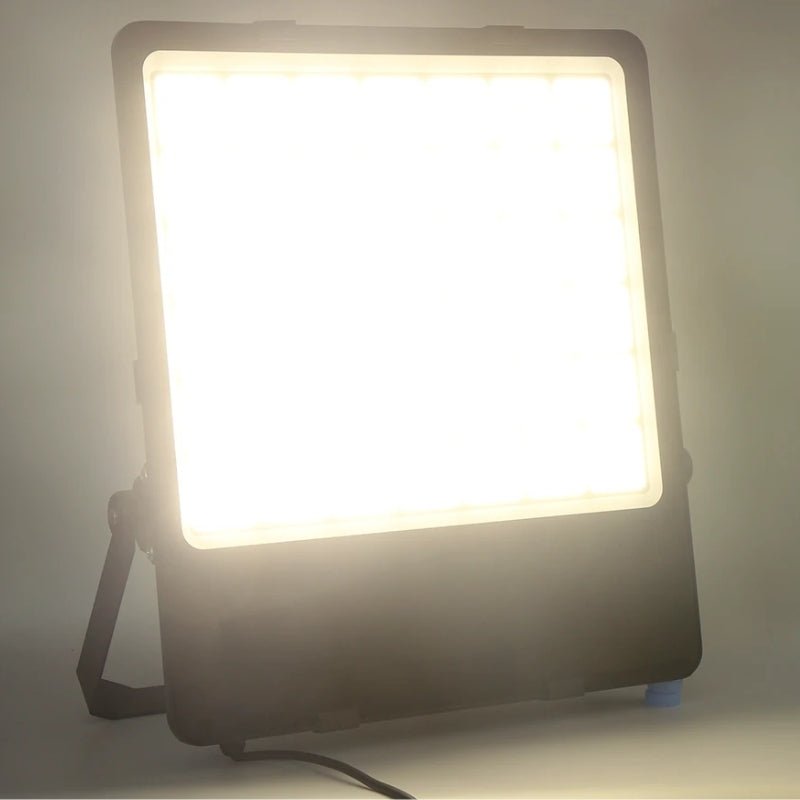 Projecteur LED Extérieur 600W 140lm/W 120° IP66 - Silamp France