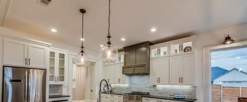 quelle-suspension-salle-a-manger-choisir.jpg__PID:c102d3d1-6aa7-4075-a108-045eb843a5bc