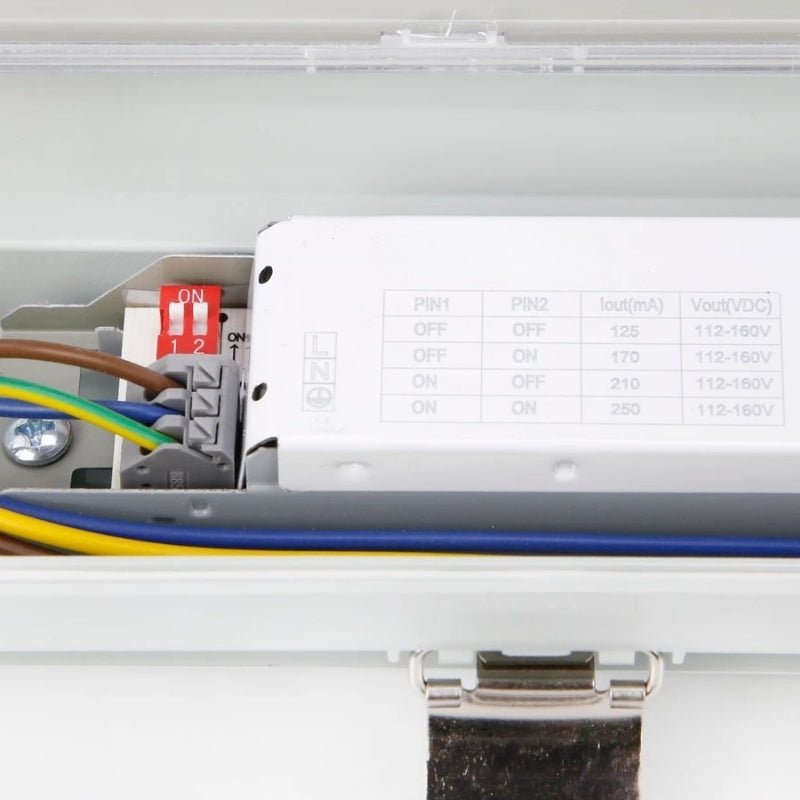 Réglette LED Étanche 150cm 60 - 80W 180lm/W IP66 avec Module de Secours 3H + AT - Silamp France