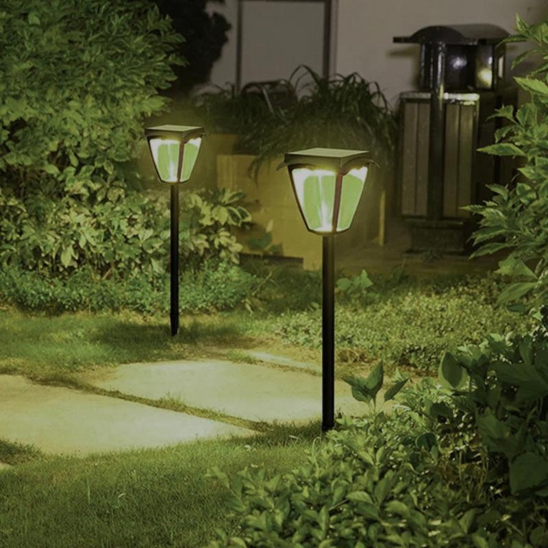 Spots solaires à piquer – Lampes extérieures LED solaires à planter dans le  jardin