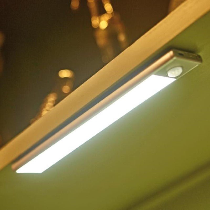 Réglette LED effet néon avec détecteur de mouvement et batterie rechargeable  USB en CCT pose facile. - 80cm